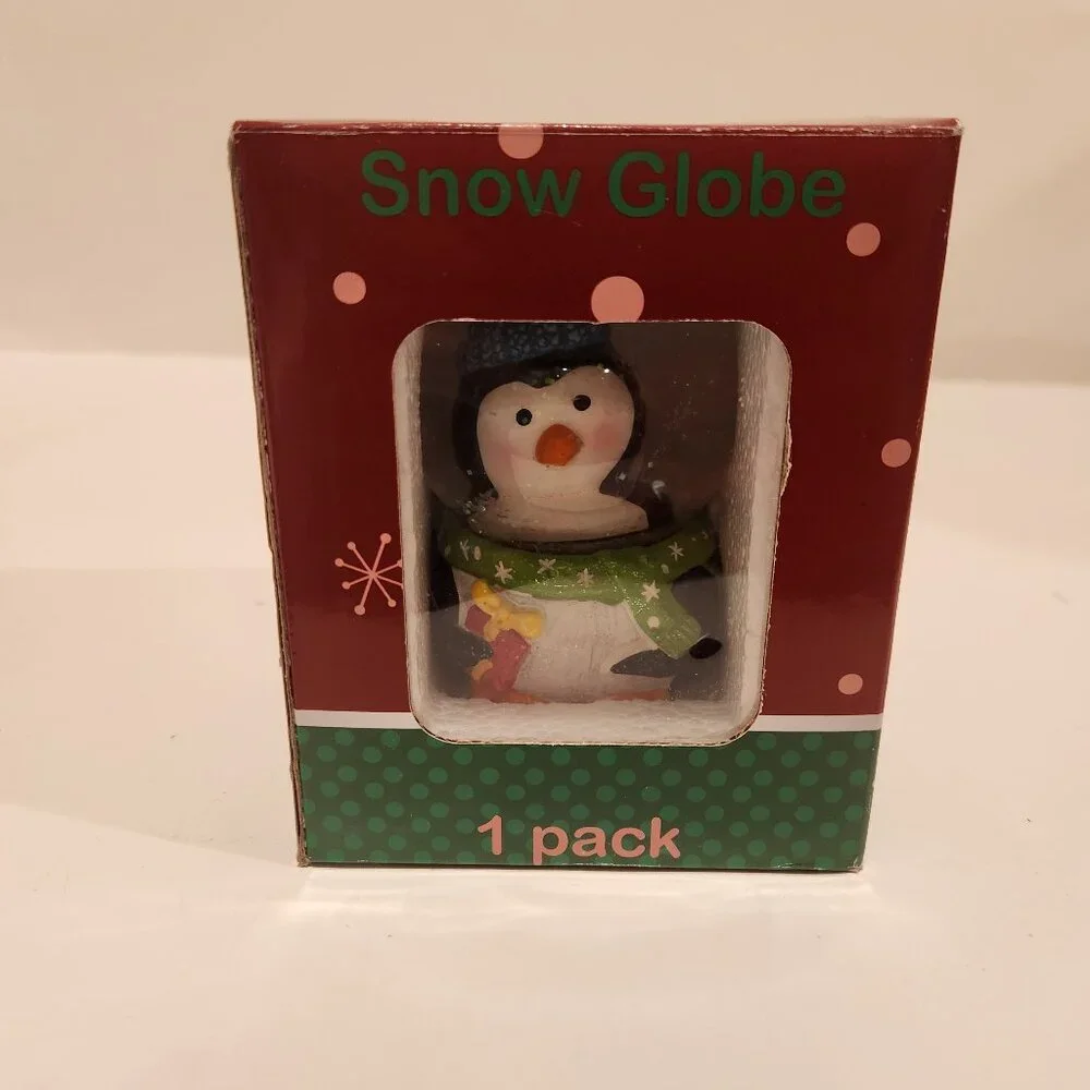 Penguin Snow Globe